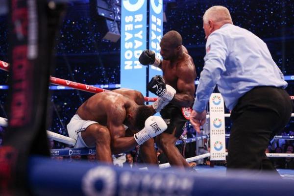 Dubois beats Joshua